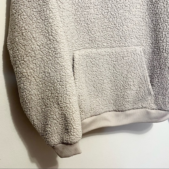 American Eagle Cream Sherpa Hoodie Womens Size XL - Picture 4 of 11